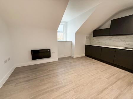 1 bedroom Flat to let in Meadow Road, Beeston, NG9