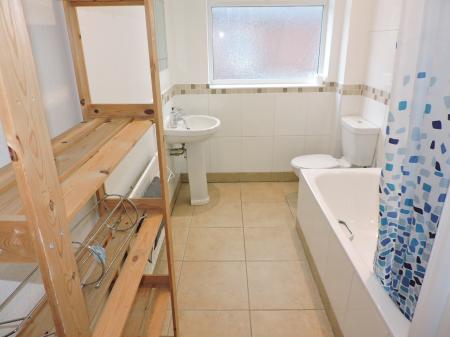 4 bedroom Terraced House to let in Hart Street, Lenton, Nottingham, NG7