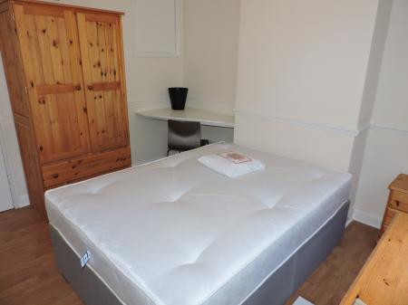 4 bedroom Terraced House to let in Hart Street, Lenton, Nottingham, NG7