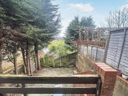 3 bedroom Town house to let in Harvest Close, Top Valley, Nottingham, NG5