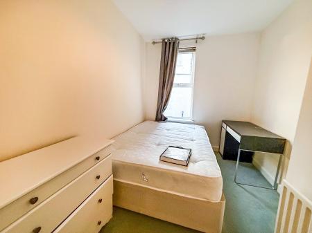 4 bedroom Terraced House to let in Hart Street, Nottingham, Lenton Nottingham, NG7