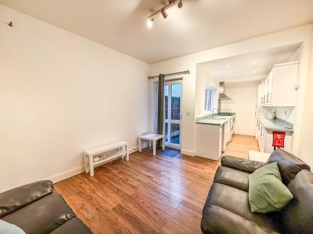 4 bedroom Terraced House to let in Hart Street, Nottingham, Lenton Nottingham, NG7