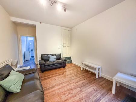 4 bedroom Terraced House to let in Hart Street, Nottingham, Lenton Nottingham, NG7