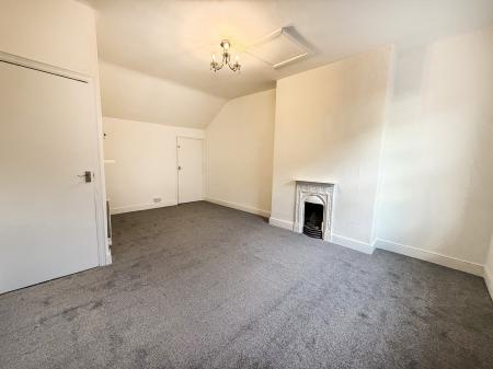 3 bedroom Flat to let in Clifton Road, Ruddington, NG11