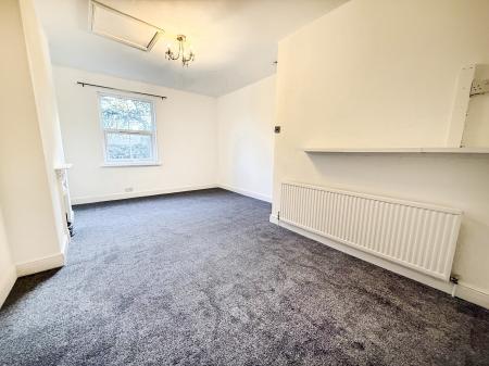 3 bedroom Flat to let in Clifton Road, Ruddington, NG11