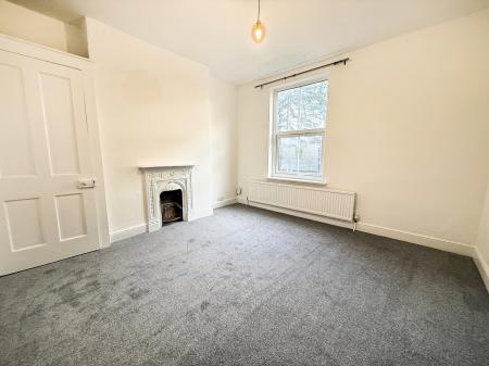 3 bedroom Flat to let in Clifton Road, Ruddington, NG11
