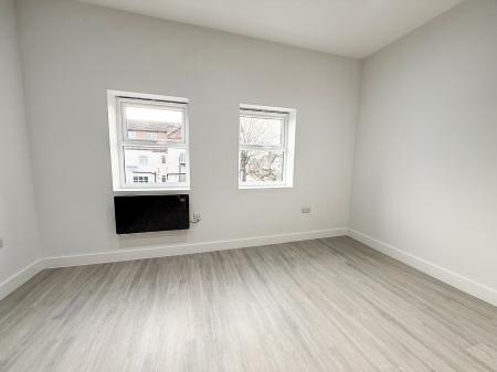 1 bedroom Flat to let in Meadow Road, Beeston, NG9