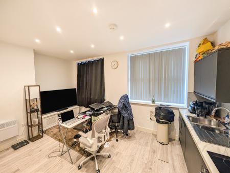 1 bedroom Flat to let in The Rock, Bury, BL9