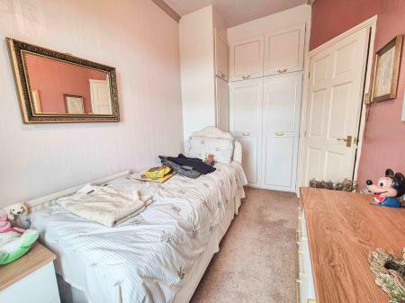2 bedroom Terraced House for sale in Bridge Street, Saddleworth, Oldham, OL4
