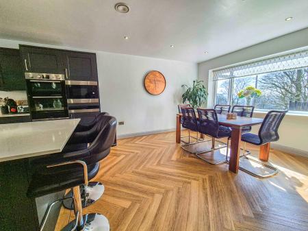 5 bedroom Detached house for sale in Broadacres, Oldham, OL4