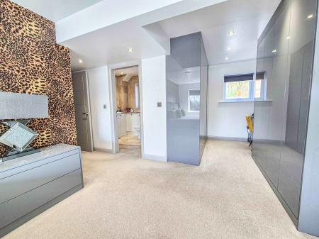 5 bedroom Detached house for sale in Broadacres, Oldham, OL4