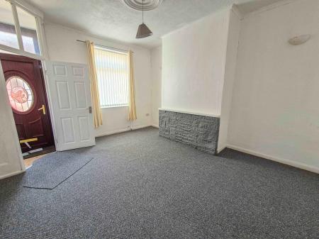 2 bedroom Terraced House for sale in Castleford Street, Chadderton, OL1