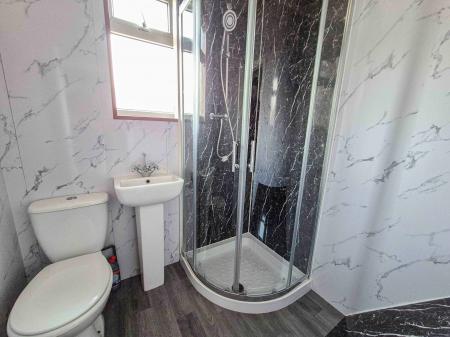 2 bedroom Terraced House for sale in Castleford Street, Chadderton, OL1