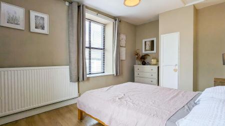 1 bedroom Terraced House for sale in Cross Street, Saddleworth, OL4