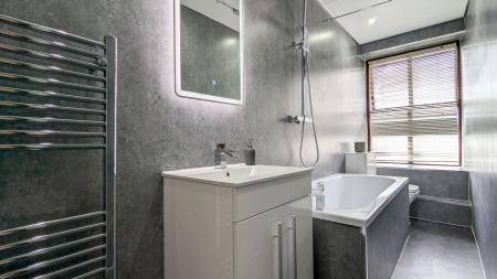 1 bedroom Terraced House for sale in Cross Street, Saddleworth, OL4