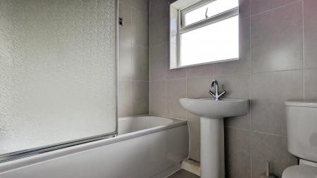 3 bedroom Terraced House for sale in Derwent Drive, Shaw, OL2