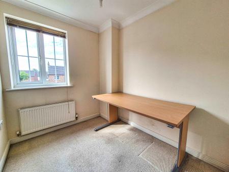 4 bedroom Town house for sale in Glebe Lane, Moorside, Oldham, OL1