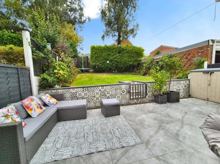 4 bedroom Semi-detached house for sale in Great Meadow, Oldham, OL2