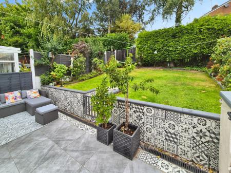 4 bedroom Semi-detached house for sale in Great Meadow, Oldham, OL2