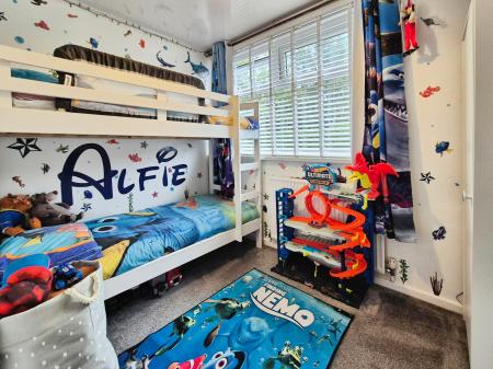 4 bedroom Semi-detached house for sale in Great Meadow, Oldham, OL2