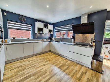 4 bedroom Detached house for sale in Kirkdale Drive, Oldham, OL2
