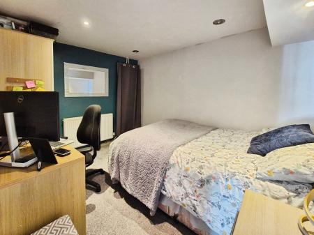 2 bedroom Terraced House for sale in Oldham Road, Oldham, OL4