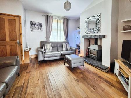 Oldham Road, Oldham, OL4