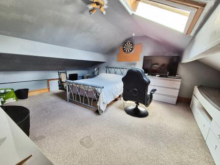 2 bedroom Terraced House for sale in Oldham Road, Oldham, OL4