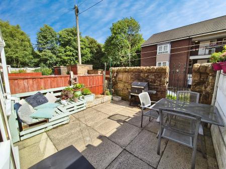 2 bedroom Terraced House for sale in Oldham Road, Oldham, OL4