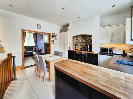 2 bedroom Terraced House for sale in Oldham Road, Oldham, OL4