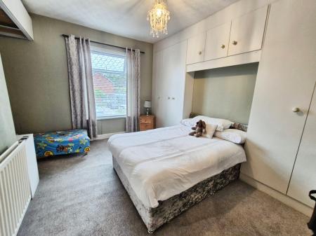 2 bedroom Terraced House for sale in Shaw Road, Oldham, OL2