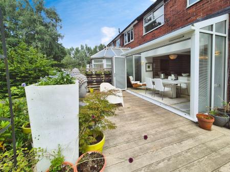 3 bedroom Town house for sale in Spring Close, Lees, Oldham, OL4