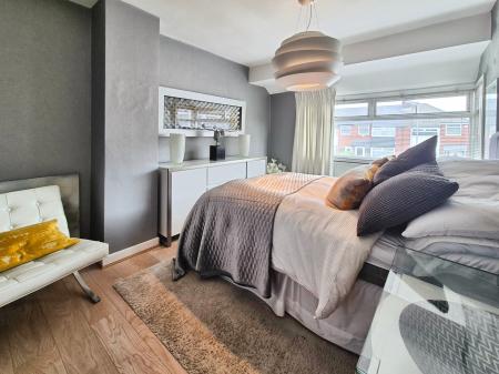 3 bedroom Town house for sale in Spring Close, Lees, Oldham, OL4