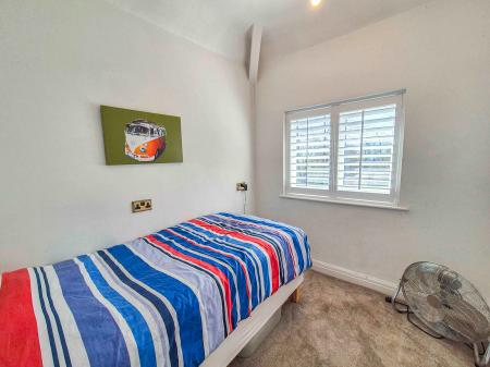 4 bedroom Semi-detached house for sale in Oldham Road, Grasscroft, Saddleworth, OL4