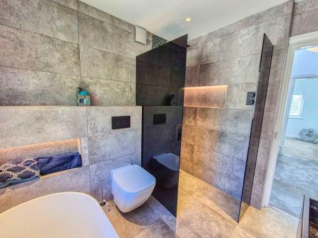 4 bedroom Semi-detached house for sale in Oldham Road, Grasscroft, Saddleworth, OL4