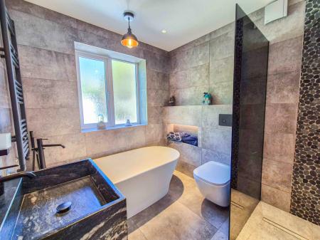 4 bedroom Semi-detached house for sale in Oldham Road, Grasscroft, Saddleworth, OL4