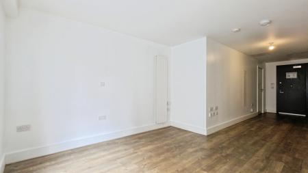 1 bedroom Flat to let in Scholes Street, Oldham, OL1