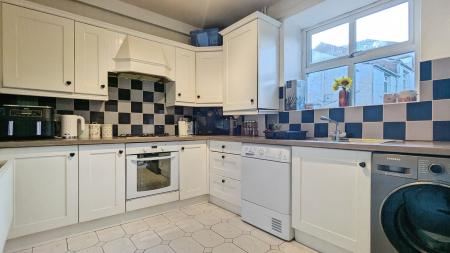 2 bedroom Terraced House for sale in Cross Street, Lees, Oldham, OL4