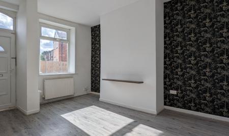 2 bedroom End of terrace house to let in Margaret Street, Shaw, OL2