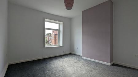 2 bedroom End of terrace house to let in Margaret Street, Shaw, OL2