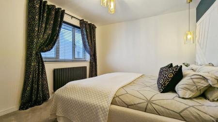 5 bedroom Detached house for sale in Spinners Way, Oldham, OL4