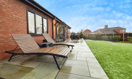 5 bedroom Detached house for sale in Spinners Way, Oldham, OL4