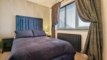 5 bedroom Detached house for sale in Spinners Way, Oldham, OL4