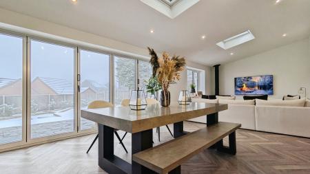 5 bedroom Detached house for sale in Spinners Way, Oldham, OL4