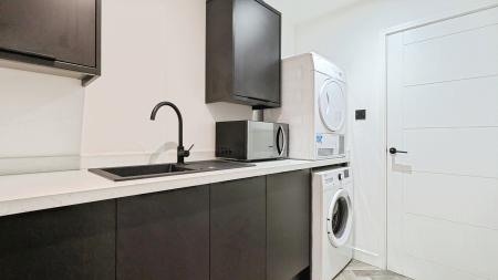 5 bedroom Detached house for sale in Spinners Way, Oldham, OL4