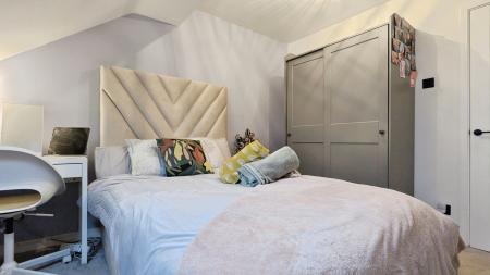 5 bedroom Detached house for sale in Spinners Way, Oldham, OL4