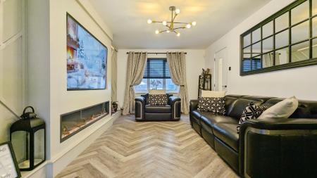 5 bedroom Detached house for sale in Spinners Way, Oldham, OL4