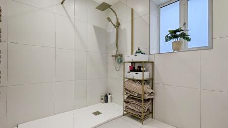 5 bedroom Detached house for sale in Spinners Way, Oldham, OL4