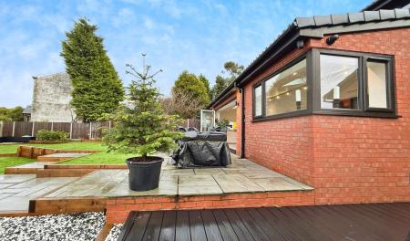 5 bedroom Detached house for sale in Spinners Way, Oldham, OL4