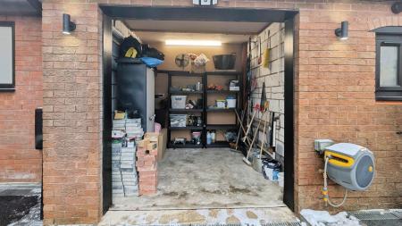 5 bedroom Detached house for sale in Spinners Way, Oldham, OL4